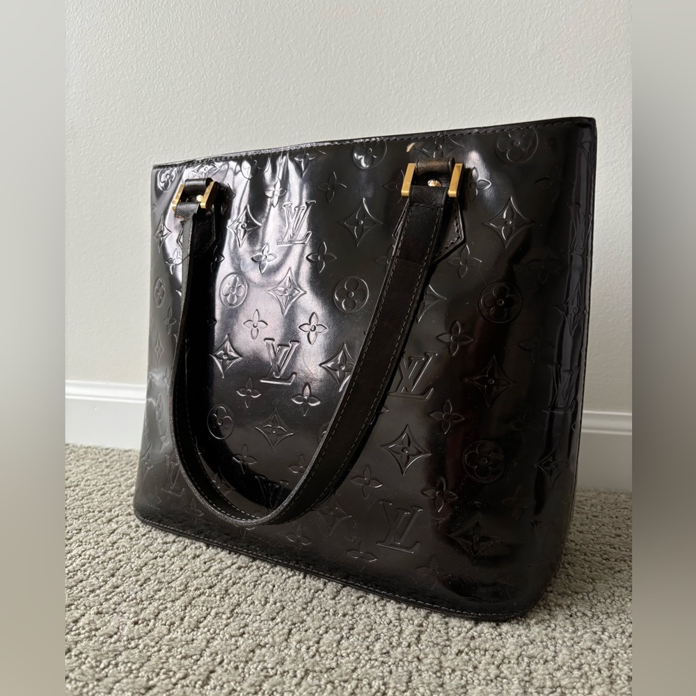 Louis Vuitton CA0010 bag